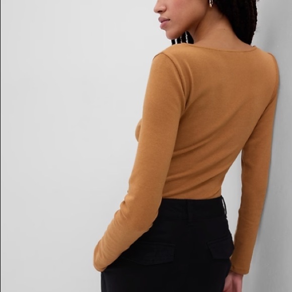 GAP NWT Modern Sweetheart Wrap T-Shirt - Size S - Picture 2 of 2